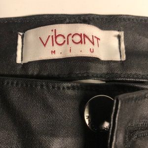 VIBRANT BLACK LEATHER SCRUNCH LEG PANT